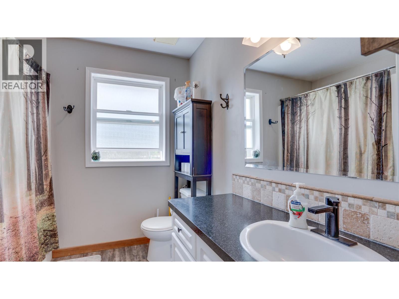 2086 Yankee Flats Road, Salmon Arm, British Columbia  V1E 3J3 - Photo 20 - 10387128