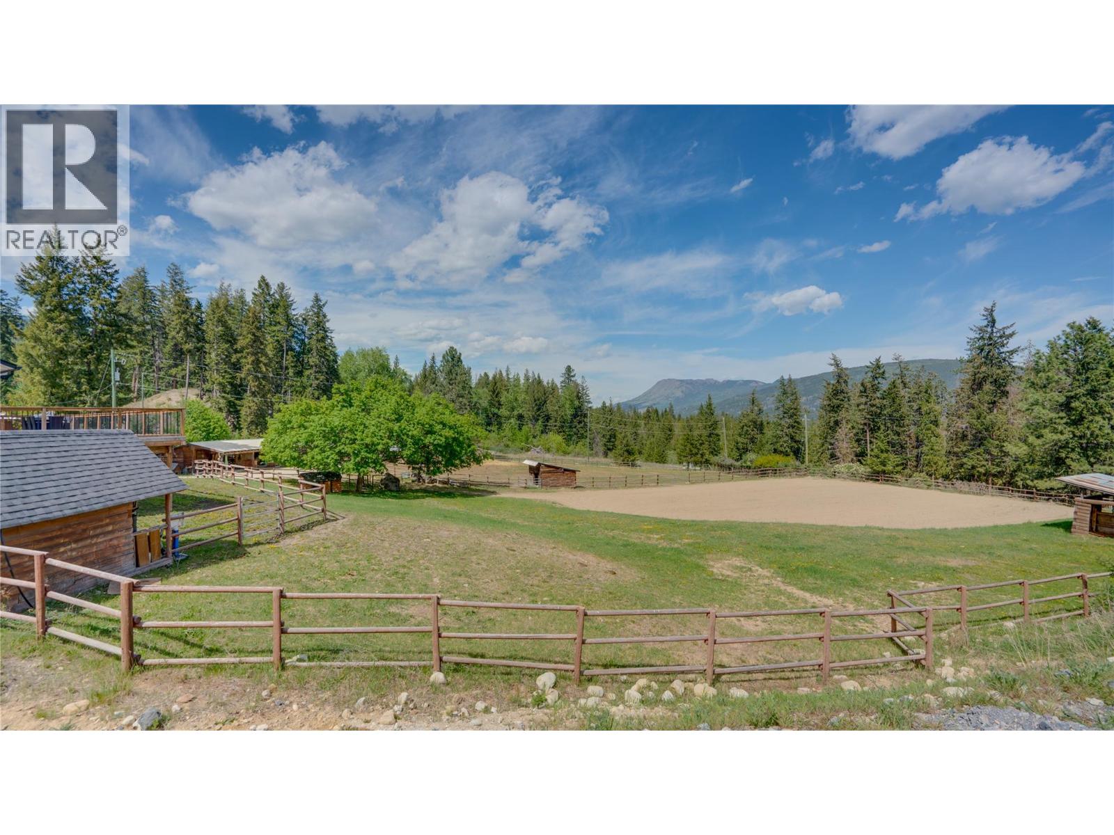 2086 Yankee Flats Road, Salmon Arm, British Columbia  V1E 3J3 - Photo 3 - 10387128