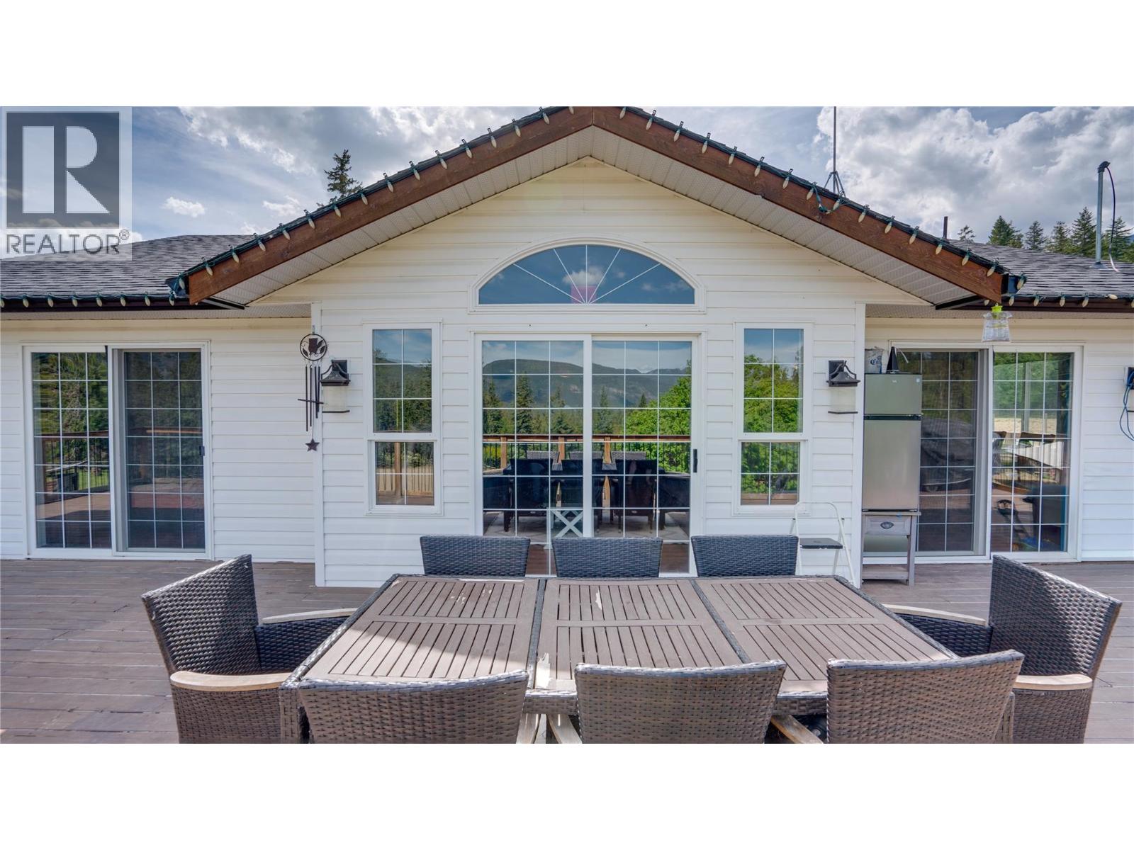 2086 Yankee Flats Road, Salmon Arm, British Columbia  V1E 3J3 - Photo 41 - 10387128