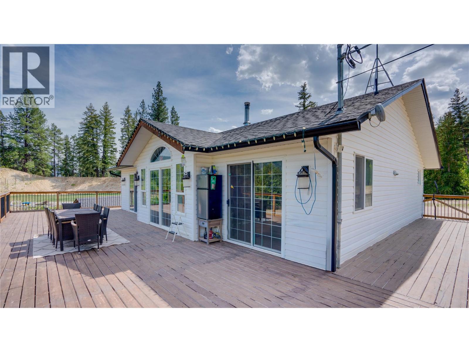 2086 Yankee Flats Road, Salmon Arm, British Columbia  V1E 3J3 - Photo 43 - 10387128