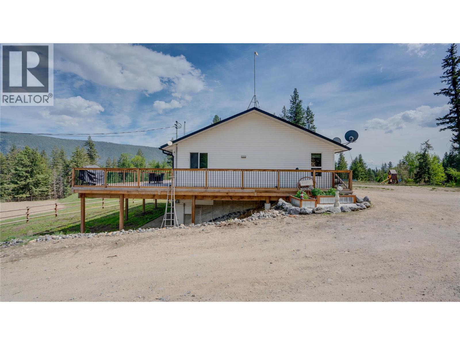 2086 Yankee Flats Road, Salmon Arm, British Columbia  V1E 3J3 - Photo 44 - 10387128