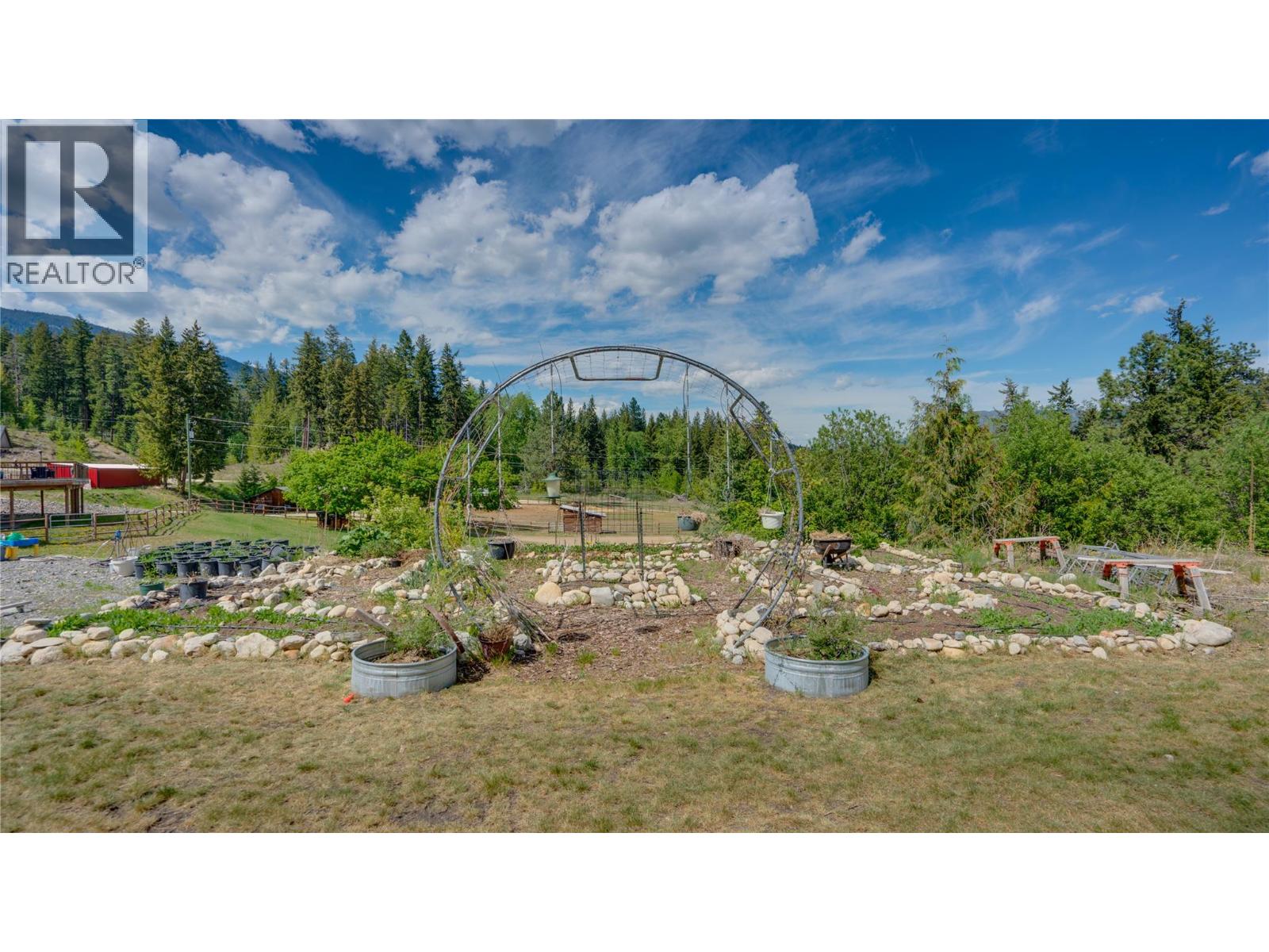 2086 Yankee Flats Road, Salmon Arm, British Columbia  V1E 3J3 - Photo 51 - 10387128