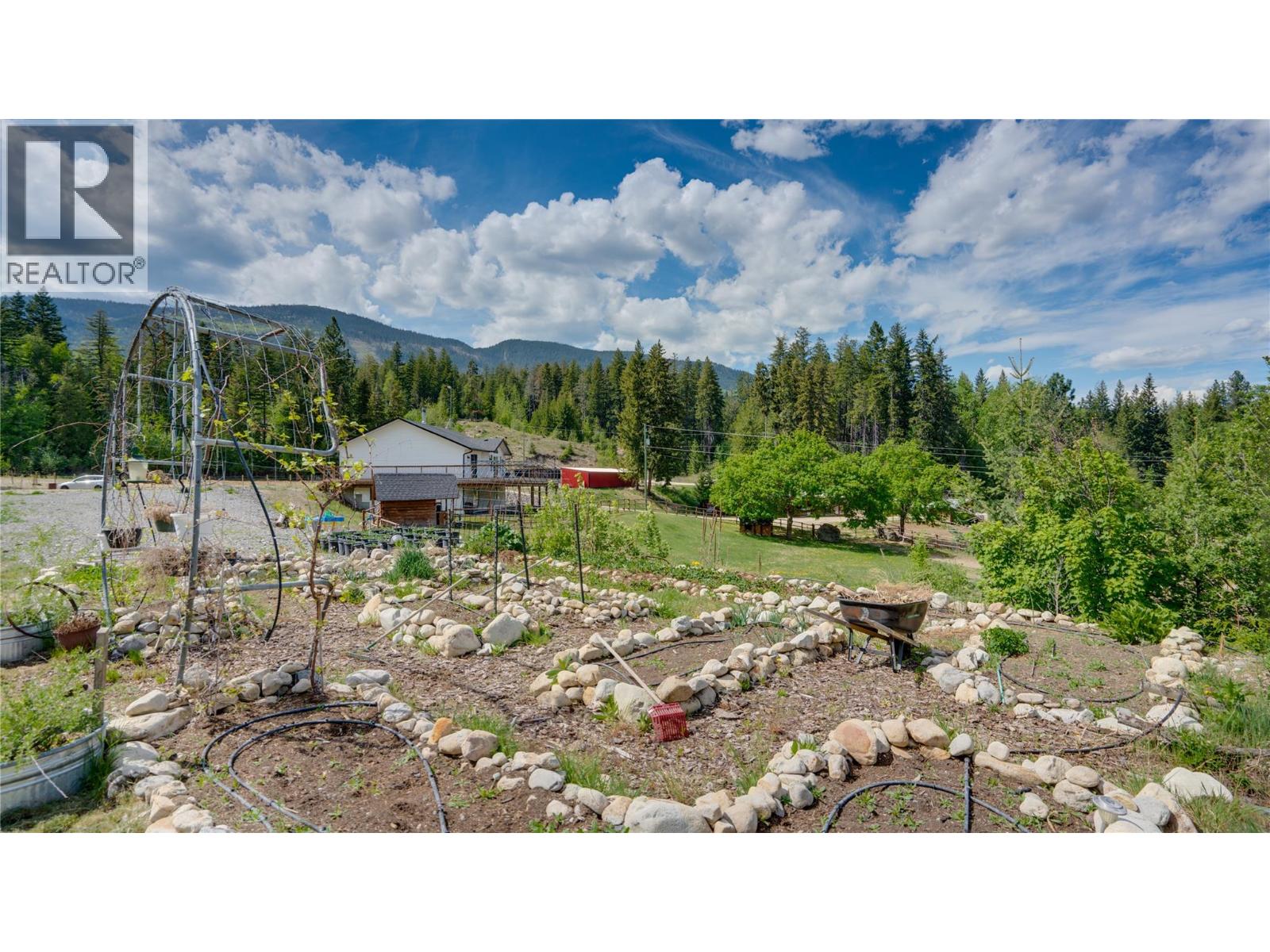 2086 Yankee Flats Road, Salmon Arm, British Columbia  V1E 3J3 - Photo 52 - 10387128