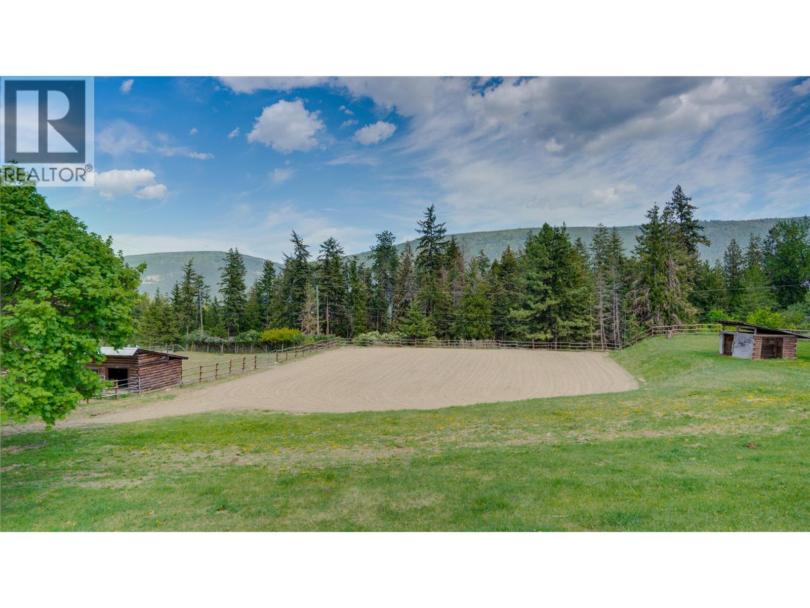 2086 Yankee Flats Road, Salmon Arm, British Columbia  V1E 3J3 - Photo 9 - 10387128