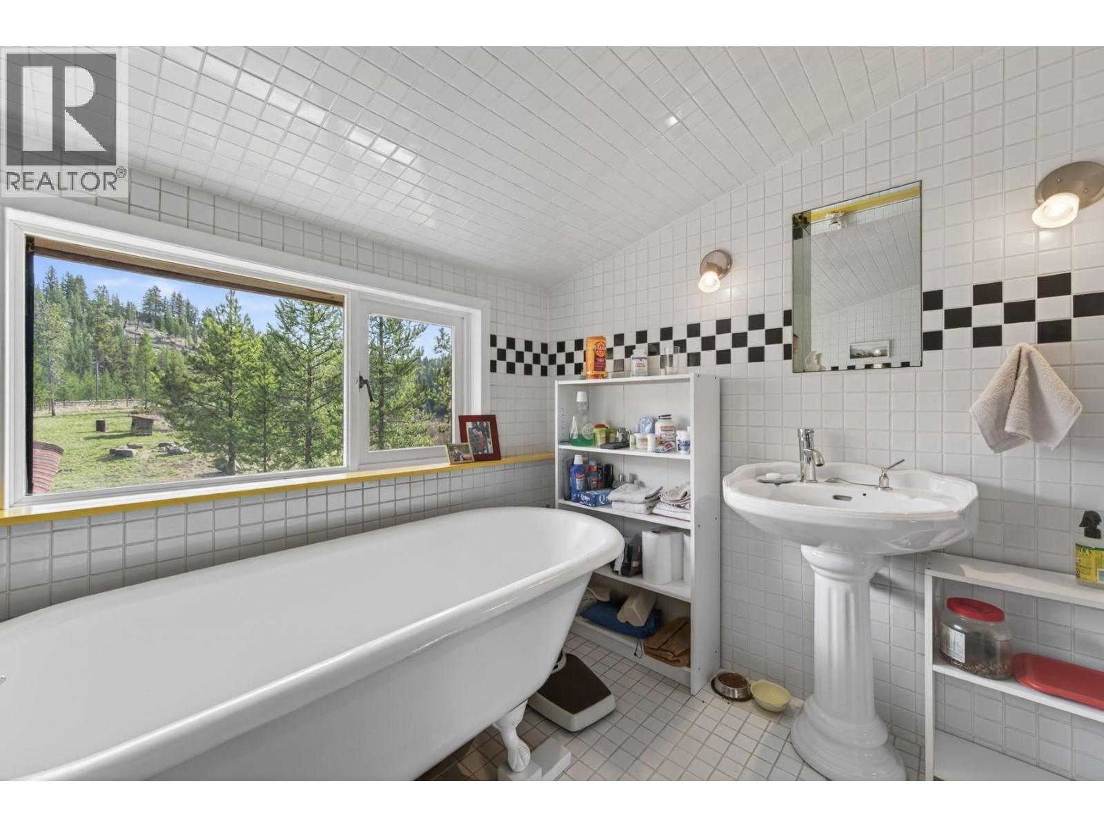 5000 Starshine Way, Merritt, British Columbia  V1K 1B8 - Photo 30 - 10386961