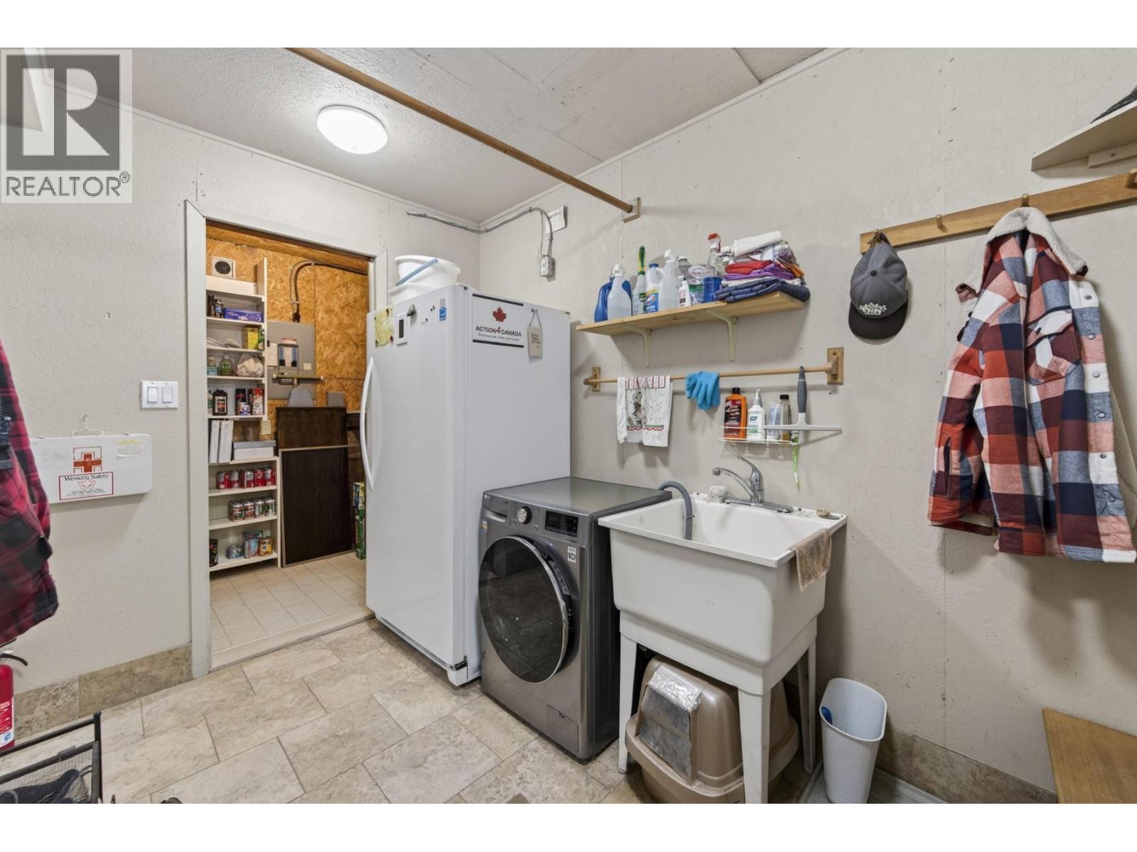 5000 Starshine Way, Merritt, British Columbia  V1K 1B8 - Photo 36 - 10386961