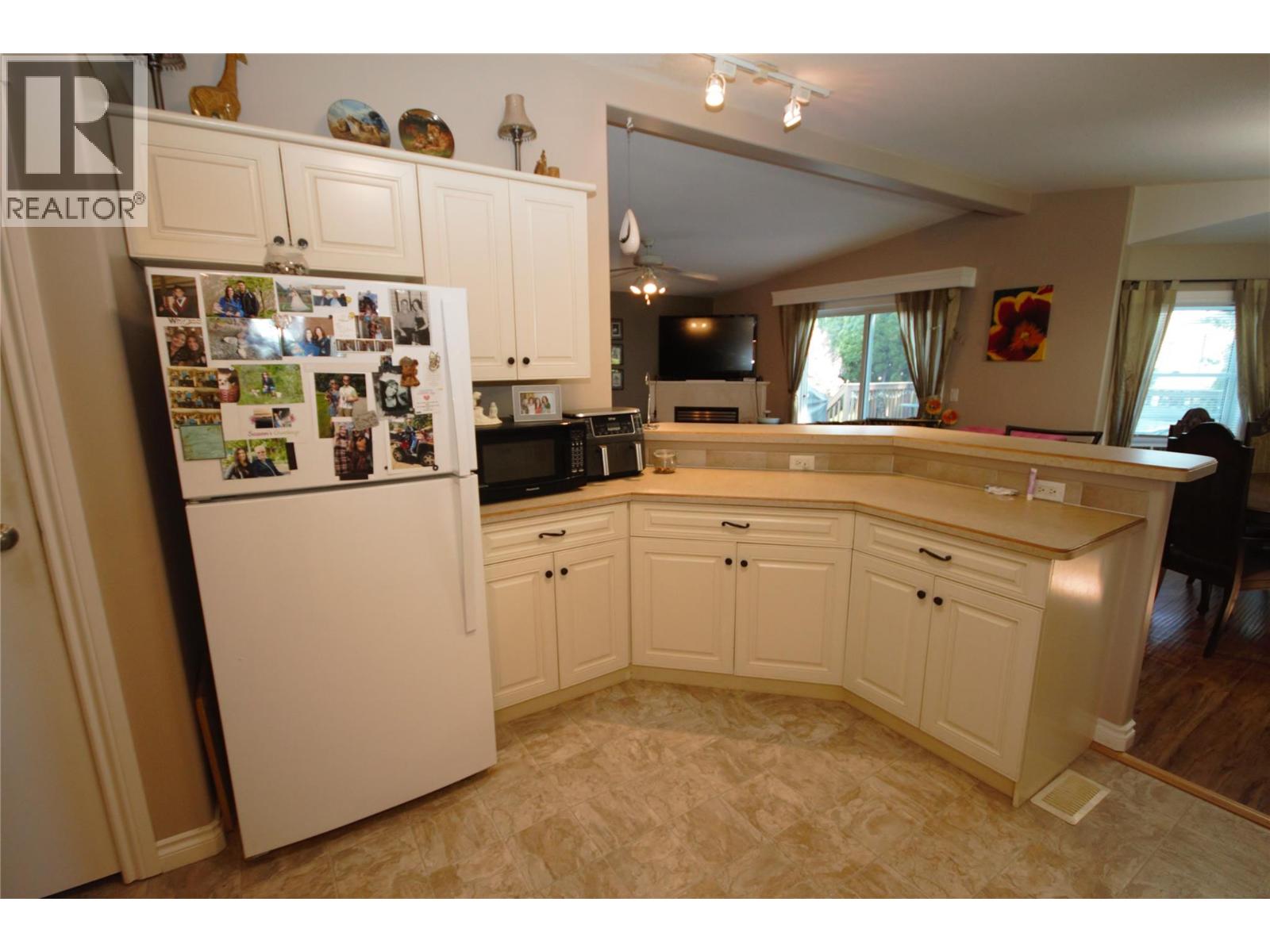 270 Road 2, Oliver, British Columbia  V0H 1T9 - Photo 11 - 10387048