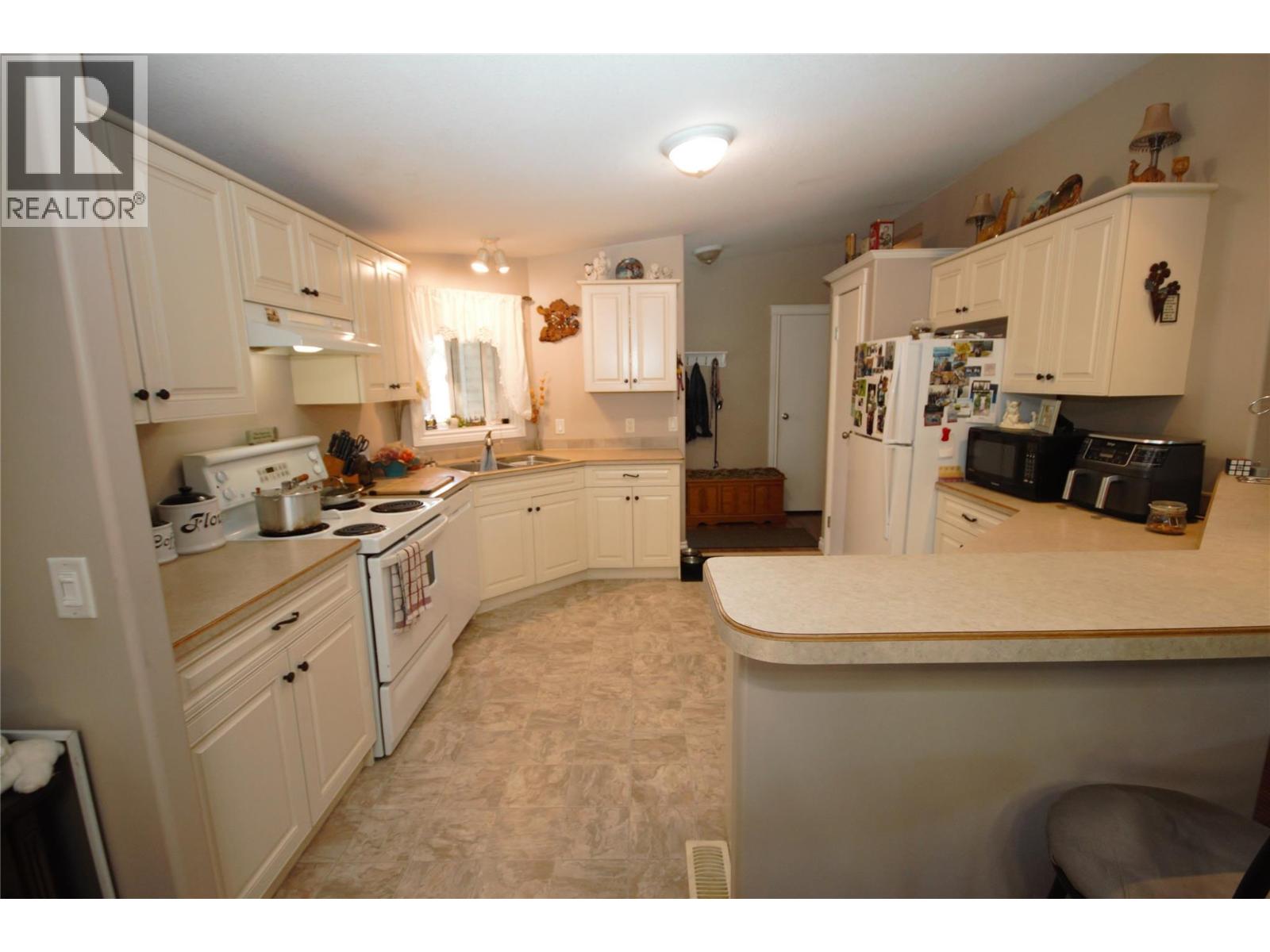 270 Road 2, Oliver, British Columbia  V0H 1T9 - Photo 12 - 10387048