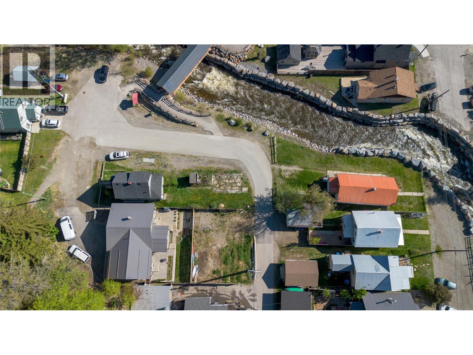 350b Kimberley Avenue, Kimberley, British Columbia  V1A 2J1 - Photo 3 - 10385314