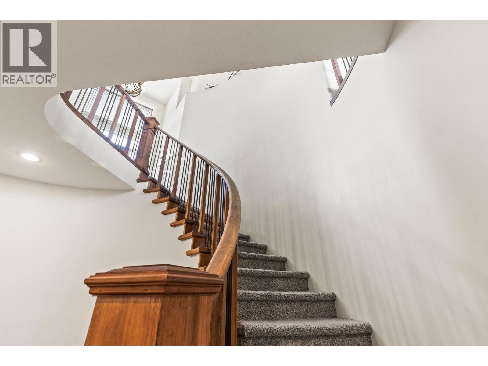 546 Gowen Place, Kelowna, British Columbia  V1W 5B4 - Photo 32 - 10386619