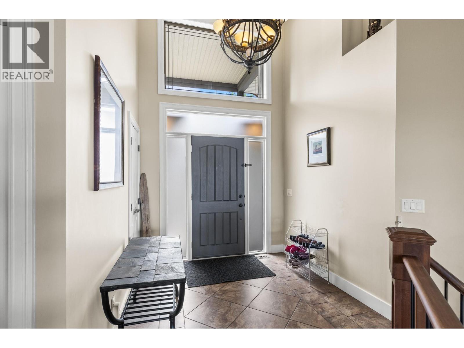 546 Gowen Place, Kelowna, British Columbia  V1W 5B4 - Photo 6 - 10386619