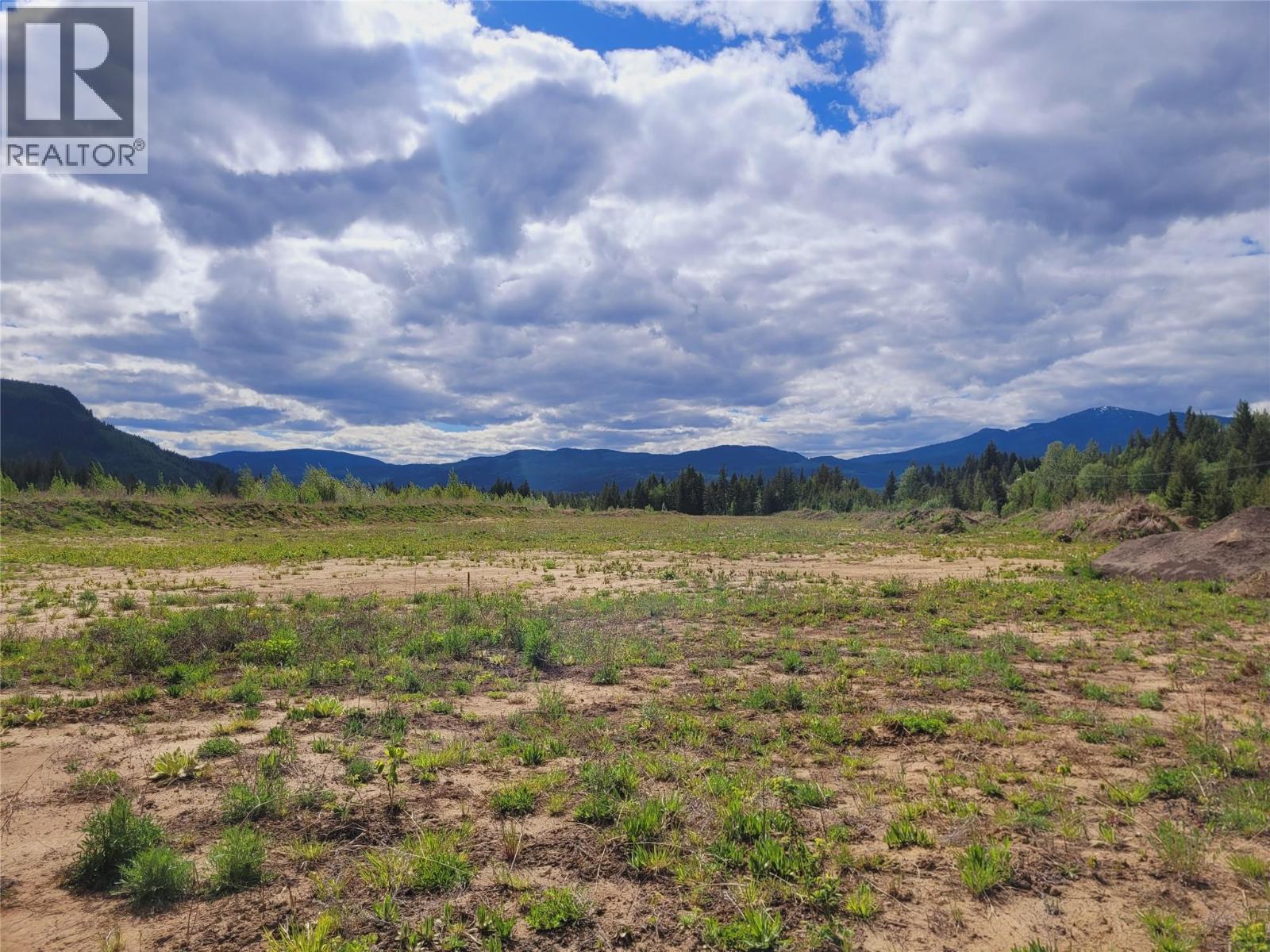 640e Yellowhead Highway, Clearwater, British Columbia  V0E 1N1 - Photo 7 - 10387253