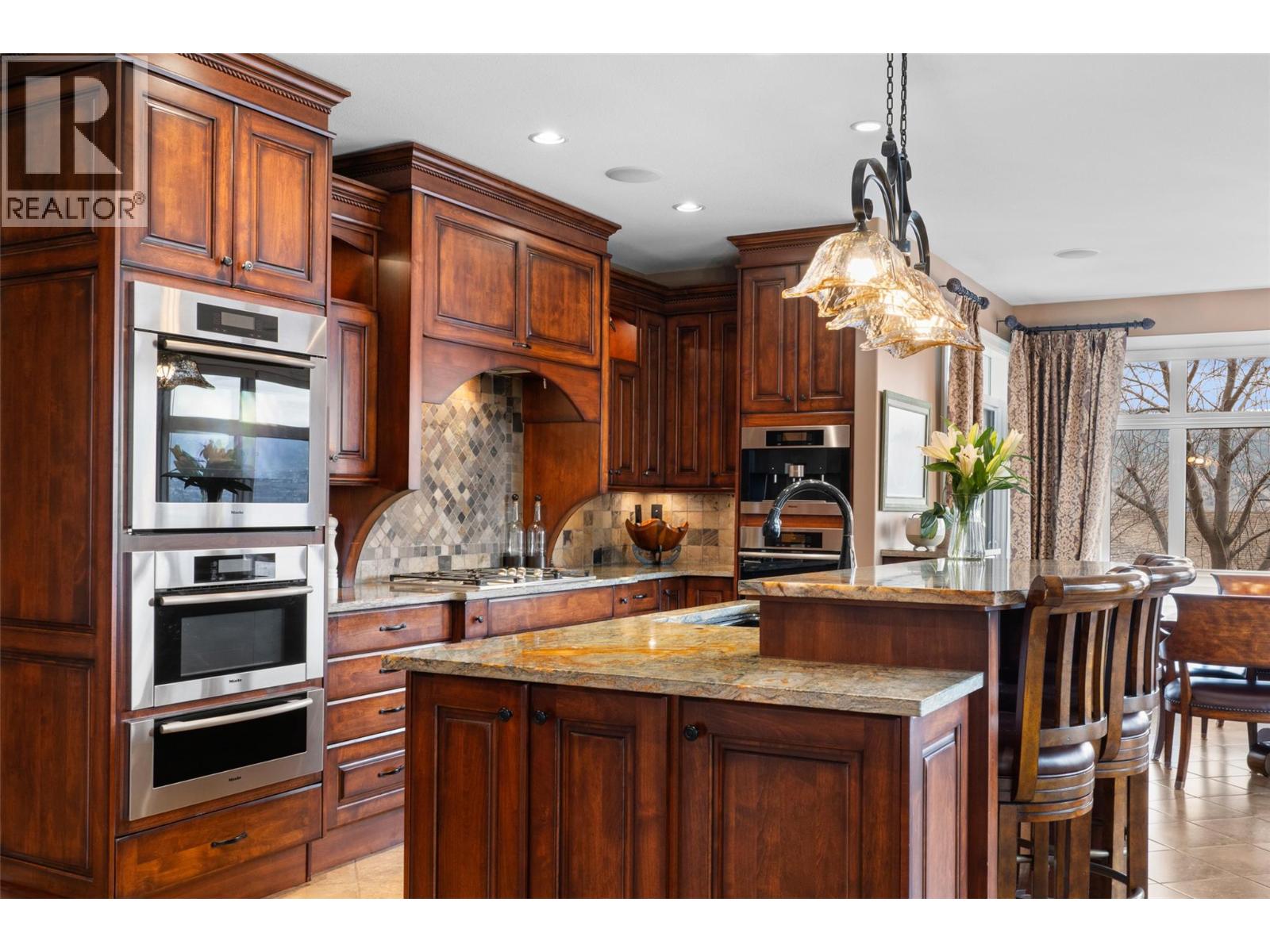 1590 Golf Ridge Drive, Kamloops, British Columbia  V2H 0A5 - Photo 3 - 10387149