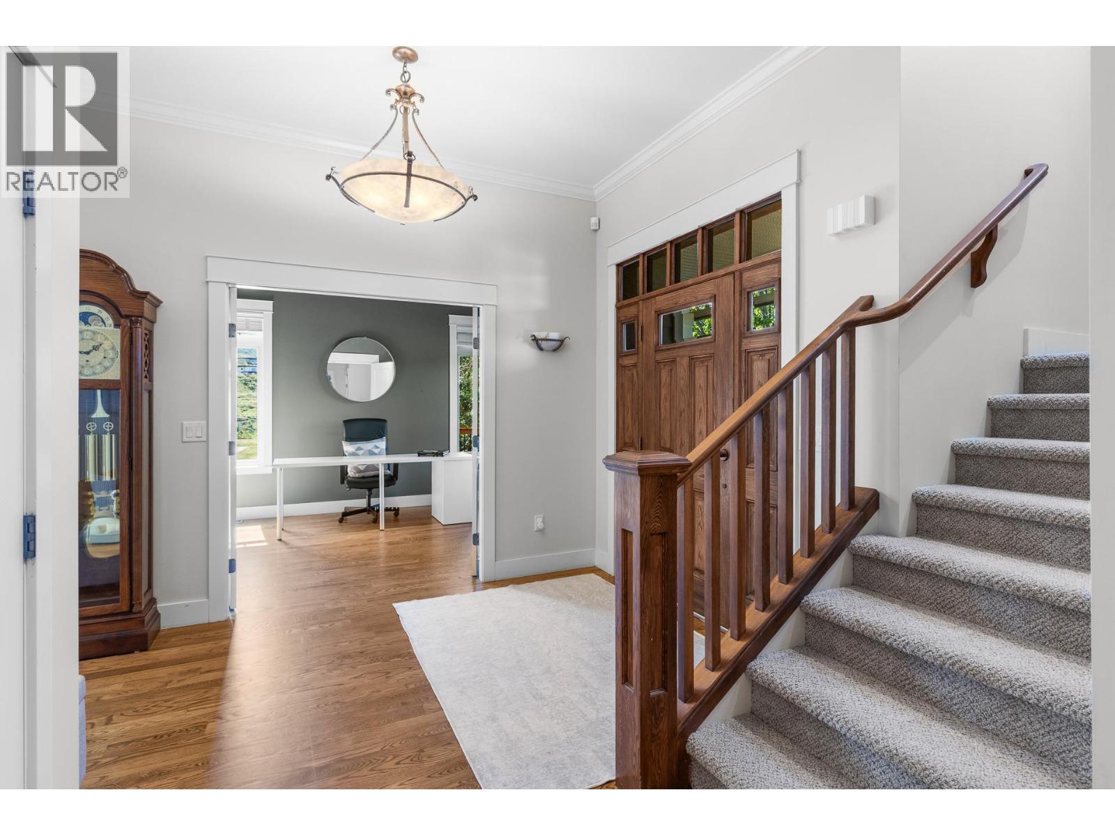 1717 Canyon View Court, Kelowna, British Columbia  V1W 4A2 - Photo 5 - 10386995
