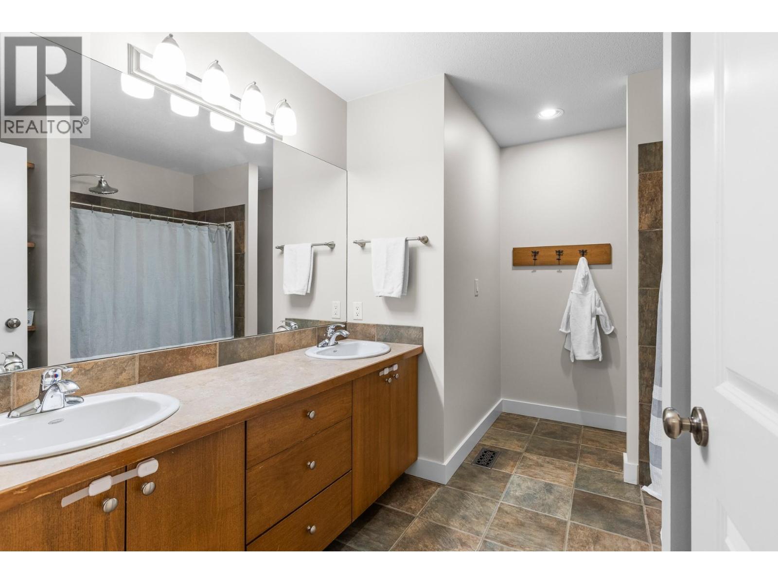 1717 Canyon View Court, Kelowna, British Columbia  V1W 4A2 - Photo 56 - 10386995