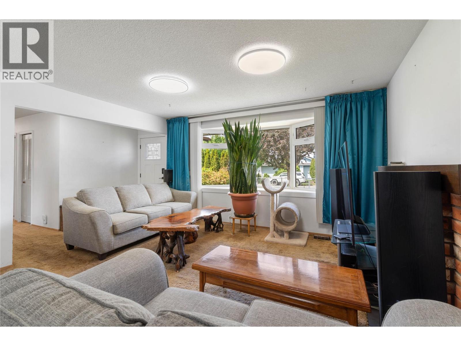 1007 Nicolani Drive, Kamloops, British Columbia  V2B 5B4 - Photo 6 - 10387123