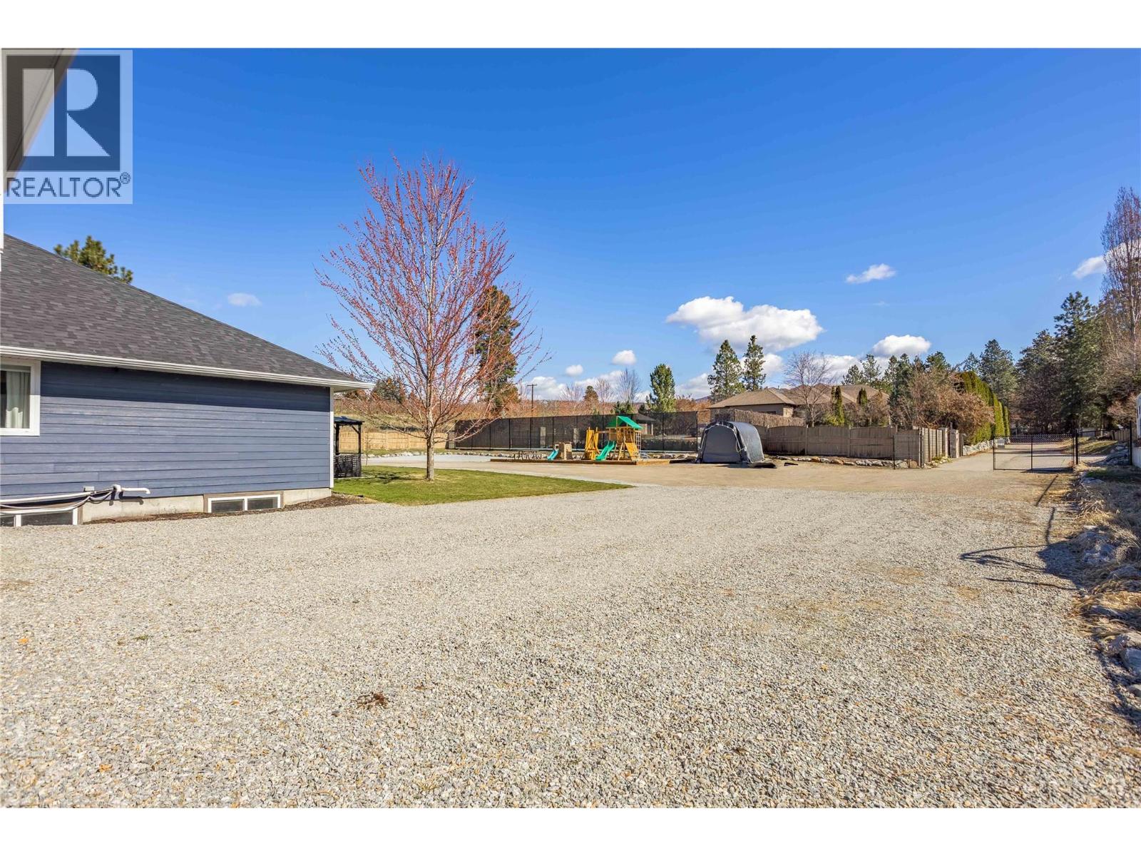 3350 Larkspur Court, Kelowna, British Columbia  V1W 4E4 - Photo 8 - 10387049