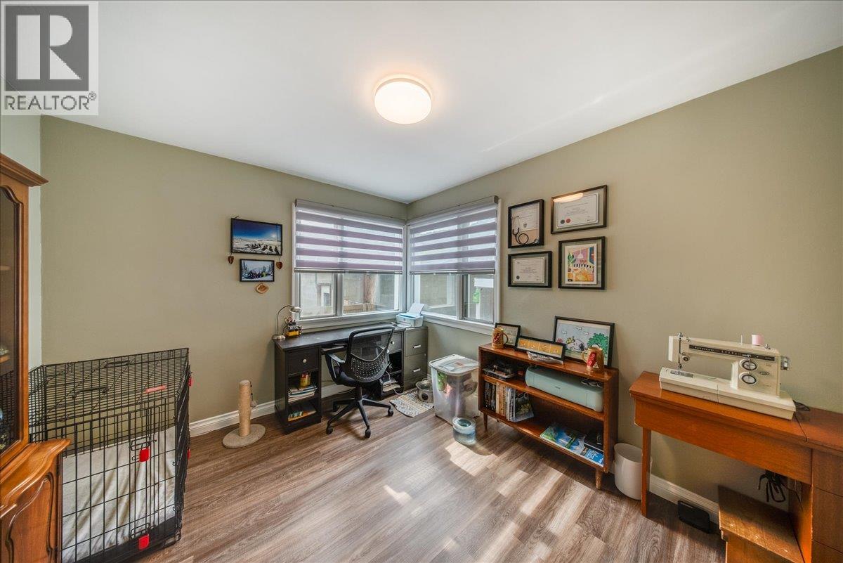 2120 Sixth Avenue, Trail, British Columbia  V1R 3B7 - Photo 12 - 10387044