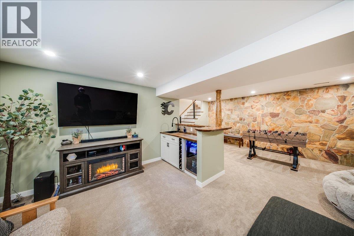 2120 Sixth Avenue, Trail, British Columbia  V1R 3B7 - Photo 24 - 10387044