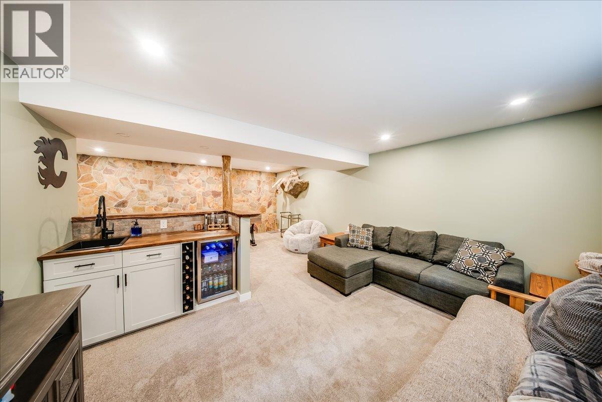 2120 Sixth Avenue, Trail, British Columbia  V1R 3B7 - Photo 25 - 10387044