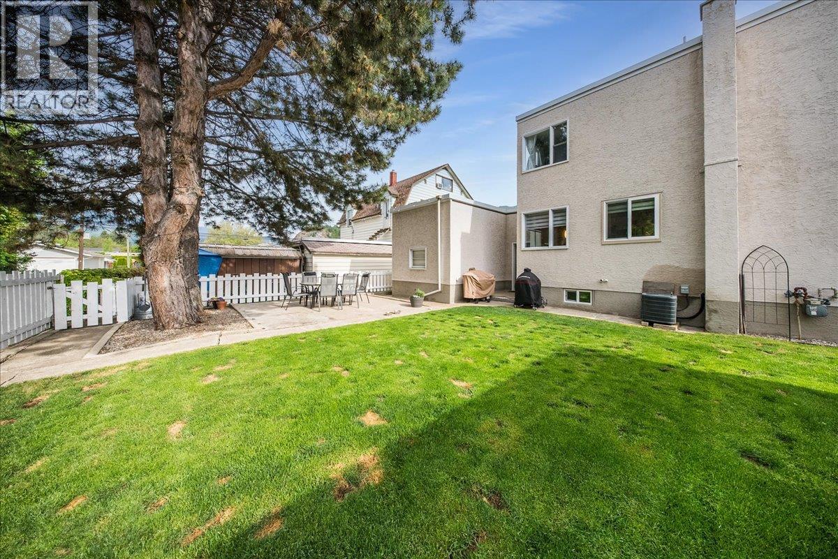 2120 Sixth Avenue, Trail, British Columbia  V1R 3B7 - Photo 41 - 10387044