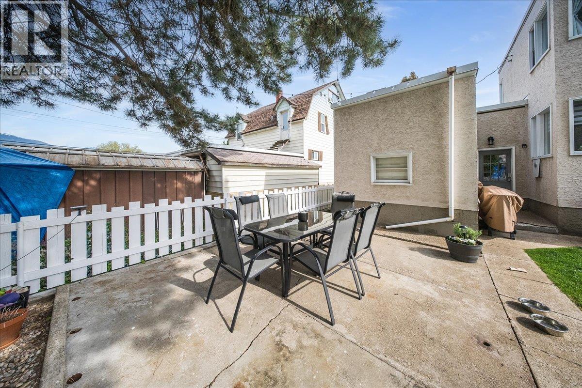 2120 Sixth Avenue, Trail, British Columbia  V1R 3B7 - Photo 42 - 10387044