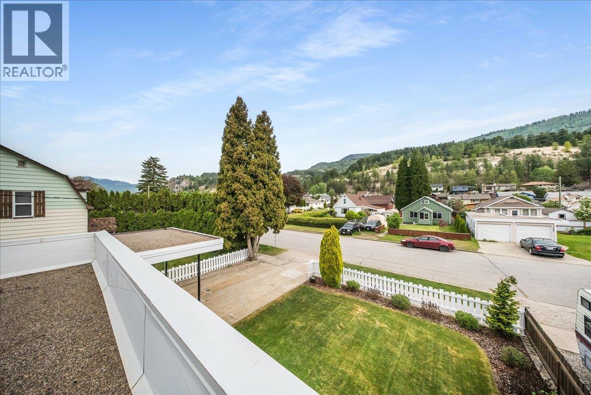 2120 Sixth Avenue, Trail, British Columbia  V1R 3B7 - Photo 44 - 10387044