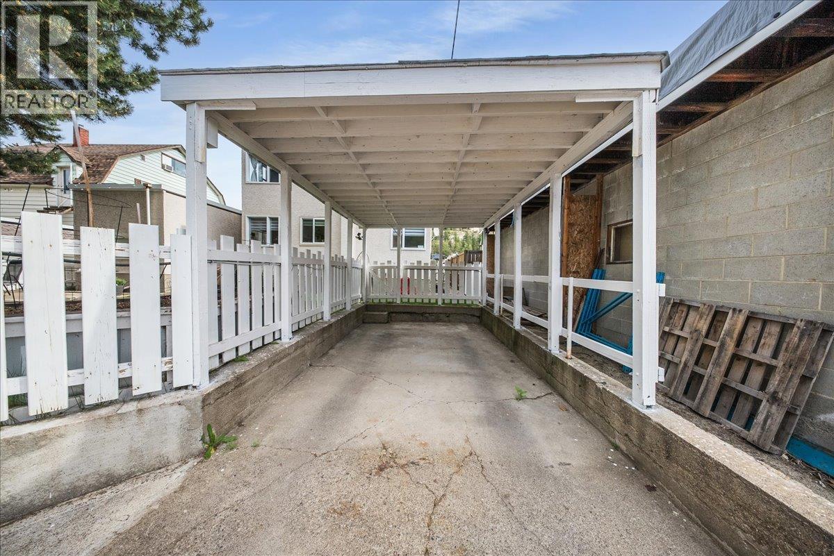 2120 Sixth Avenue, Trail, British Columbia  V1R 3B7 - Photo 46 - 10387044