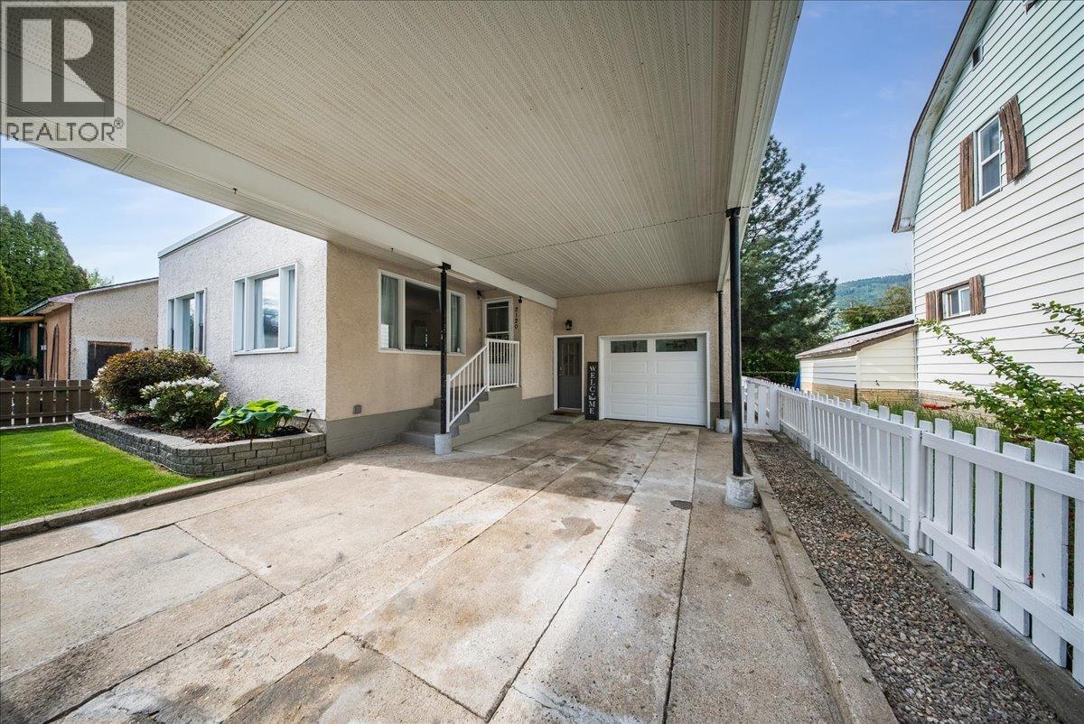 2120 Sixth Avenue, Trail, British Columbia  V1R 3B7 - Photo 47 - 10387044