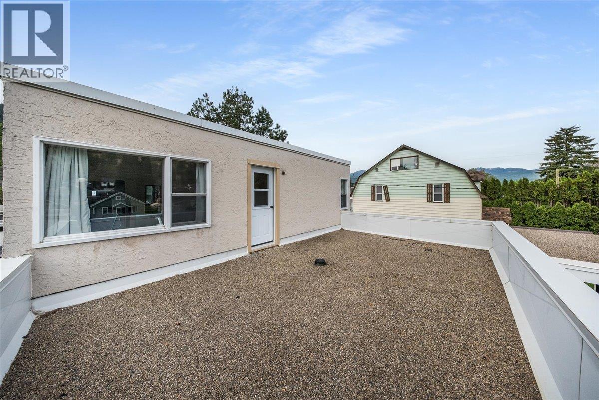 2120 Sixth Avenue, Trail, British Columbia  V1R 3B7 - Photo 61 - 10387044