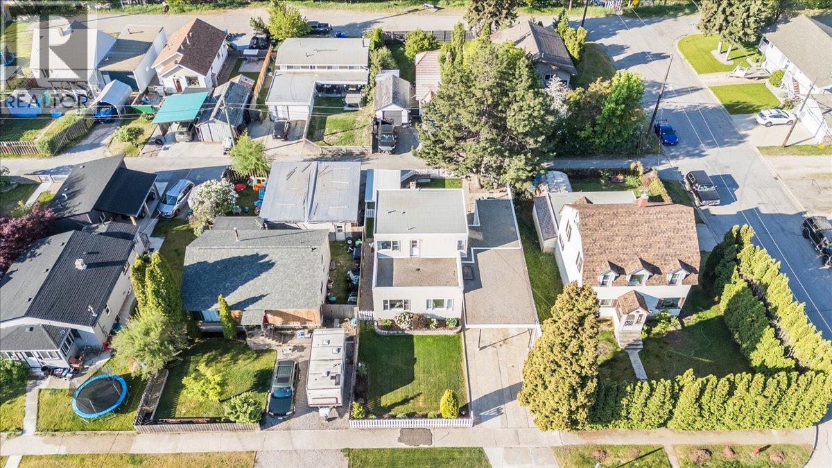 2120 Sixth Avenue, Trail, British Columbia  V1R 3B7 - Photo 62 - 10387044