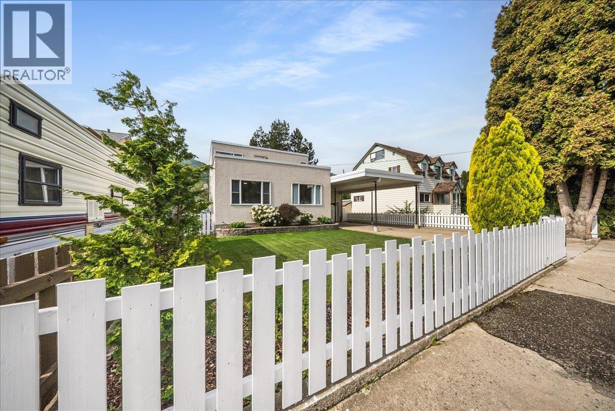 2120 Sixth Avenue, Trail, British Columbia  V1R 3B7 - Photo 70 - 10387044
