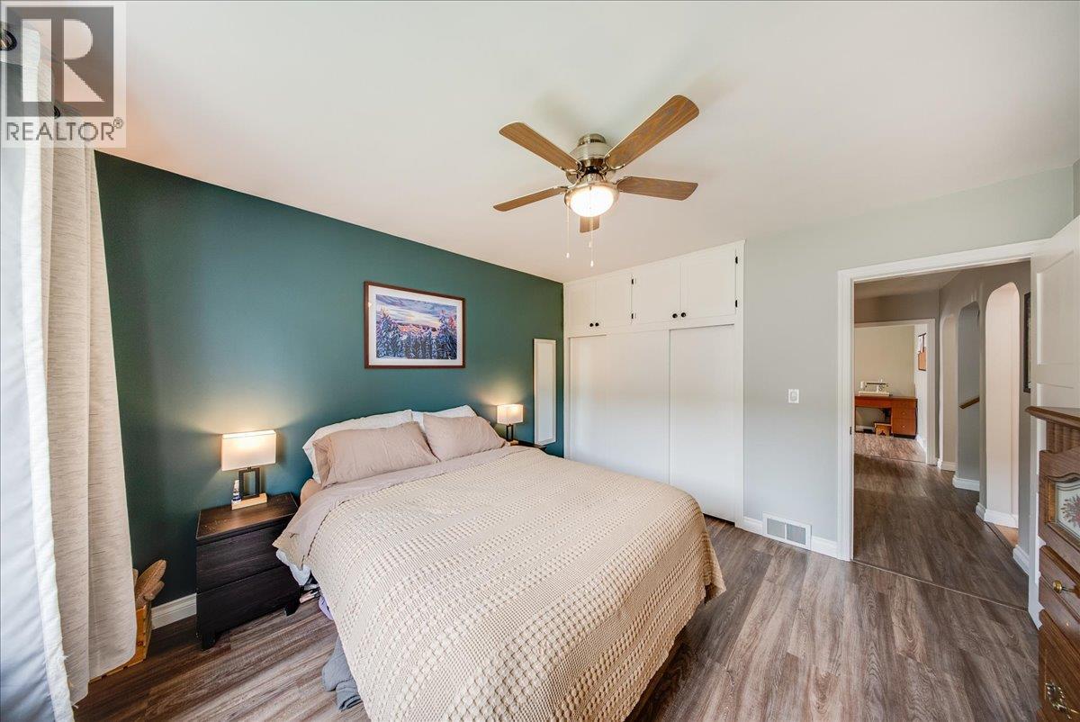 2120 Sixth Avenue, Trail, British Columbia  V1R 3B7 - Photo 8 - 10387044
