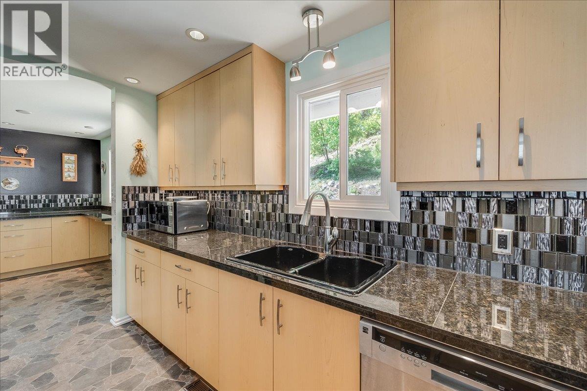 567 Goddard Road, Nelson, British Columbia  V1L 6H8 - Photo 19 - 10386358