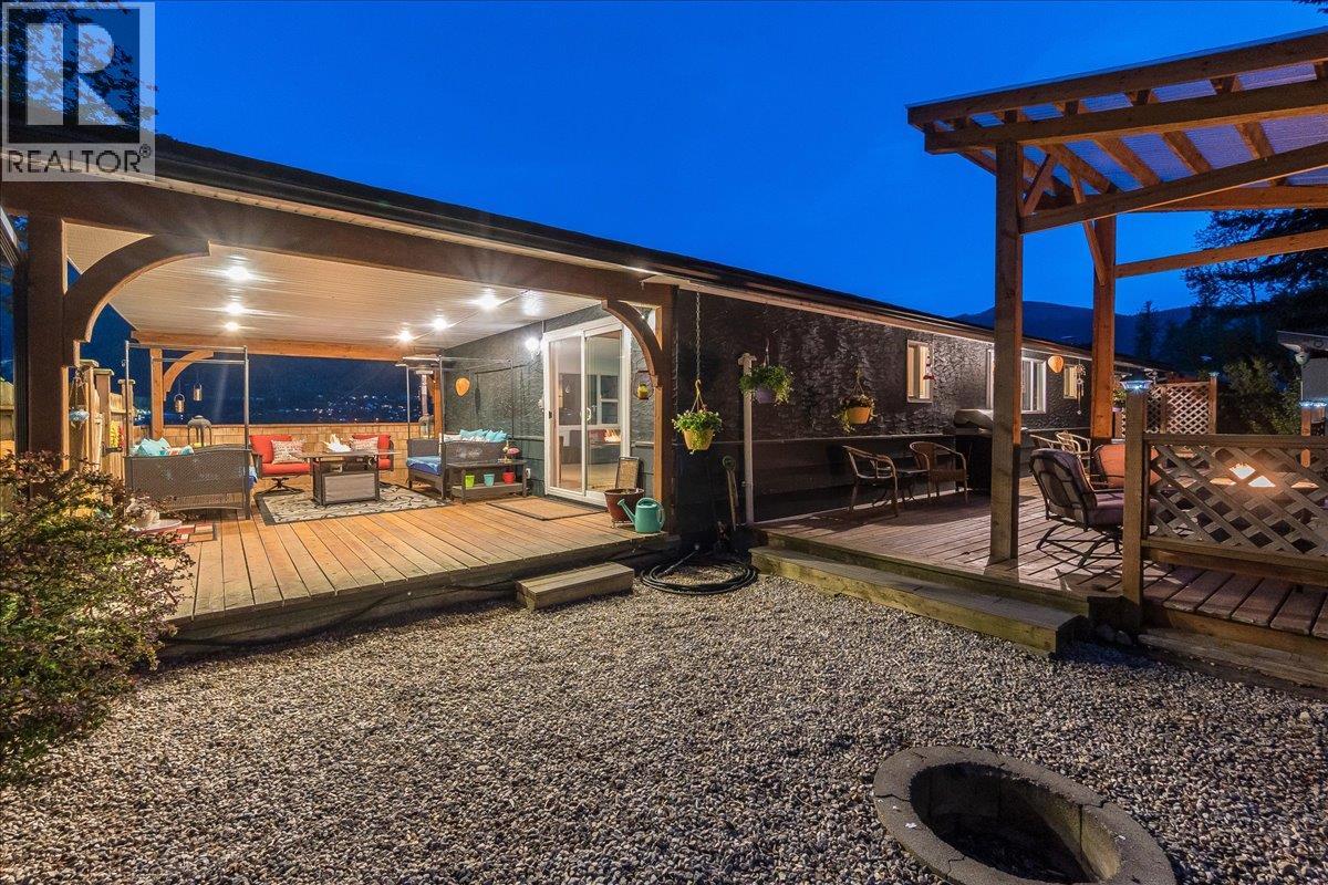 567 Goddard Road, Nelson, British Columbia  V1L 6H8 - Photo 37 - 10386358
