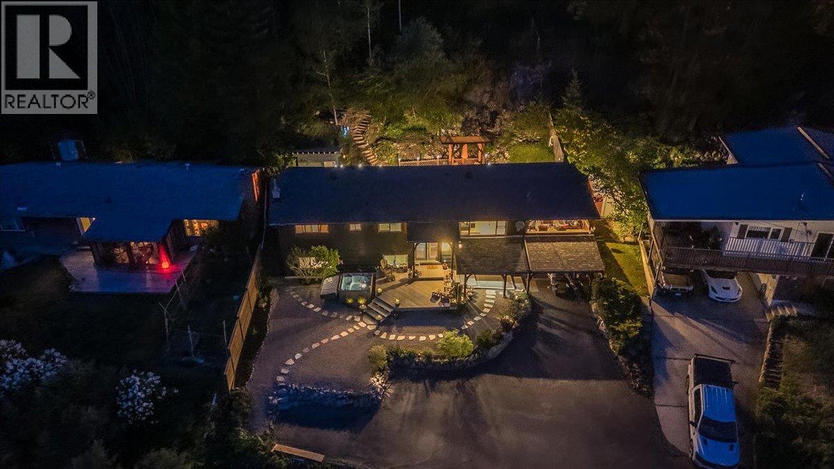 567 Goddard Road, Nelson, British Columbia  V1L 6H8 - Photo 5 - 10386358