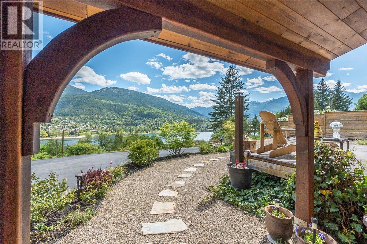 567 Goddard Road, Nelson, British Columbia  V1L 6H8 - Photo 6 - 10386358