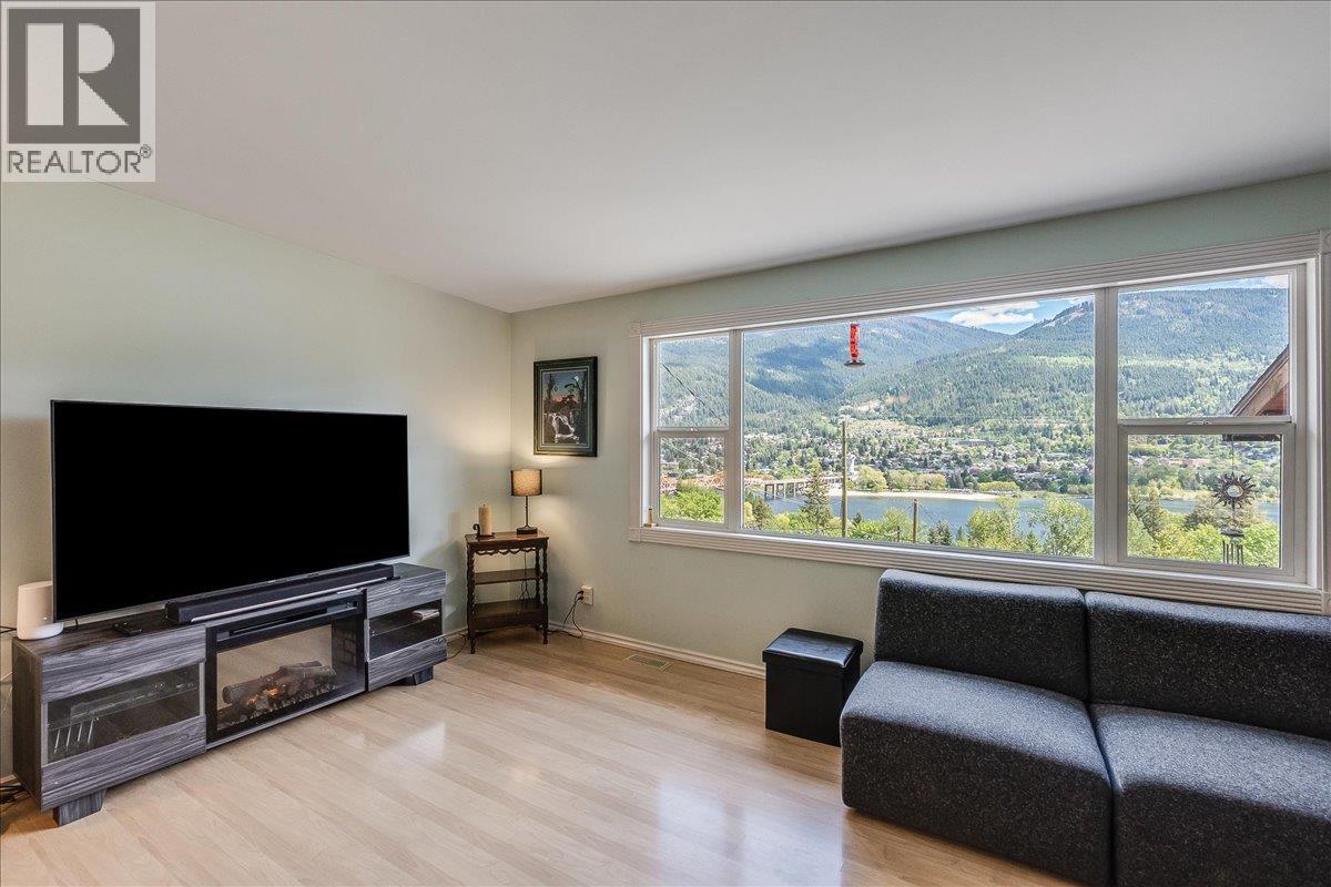 567 Goddard Road, Nelson, British Columbia  V1L 6H8 - Photo 8 - 10386358