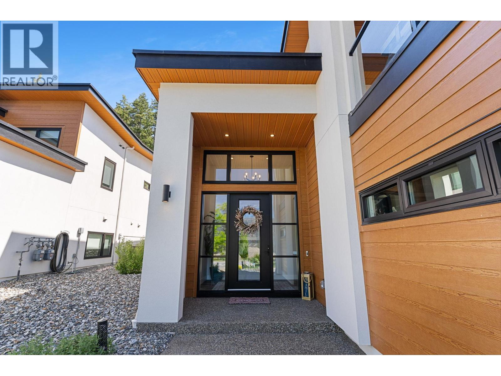 10100 Tyndall Road Unit# 13, Lake Country, British Columbia  V4V 0A9 - Photo 2 - 10387063