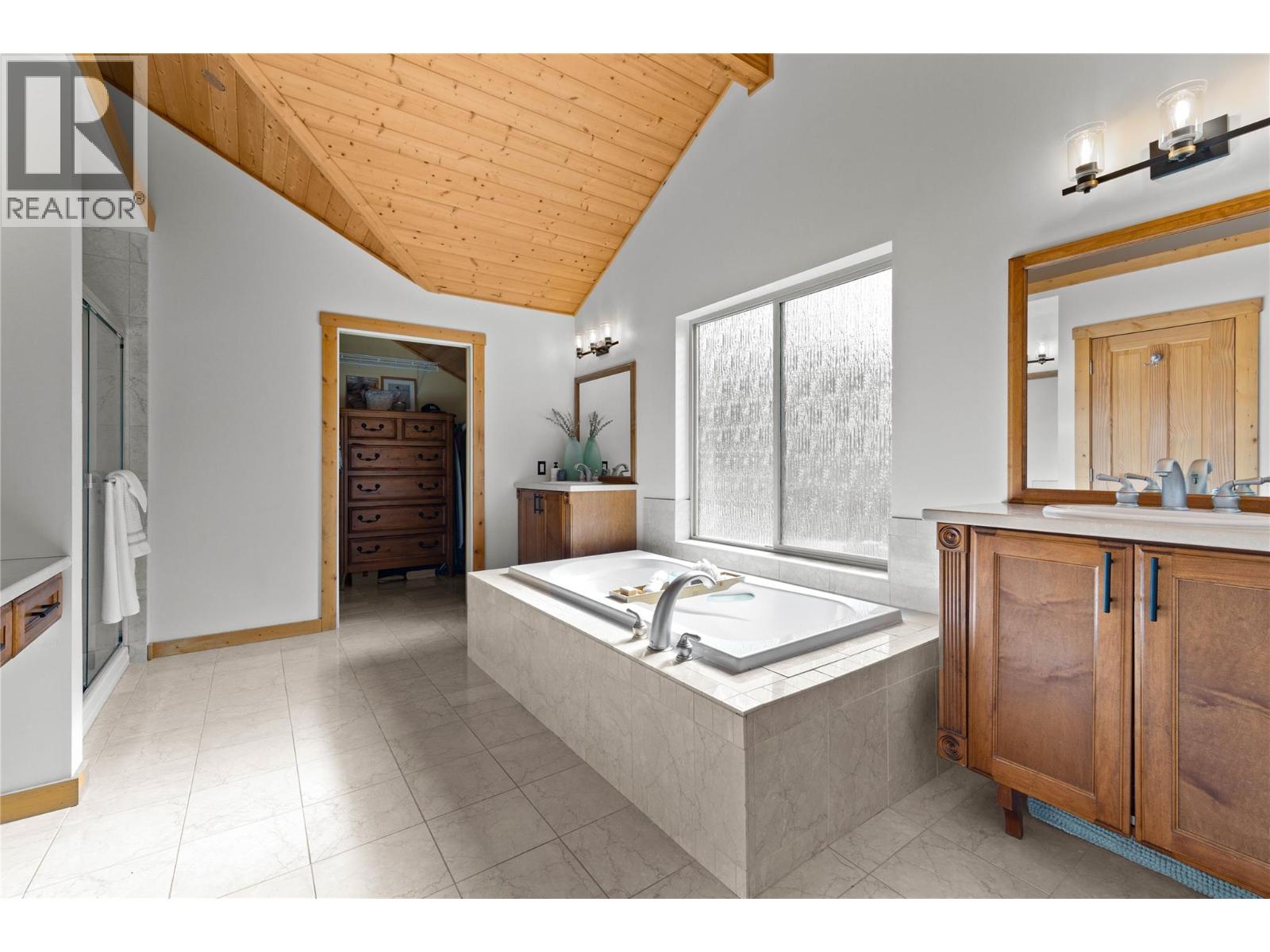 2431 Fairways Drive, Sun Peaks, British Columbia  V0E 5N0 - Photo 23 - 10387155