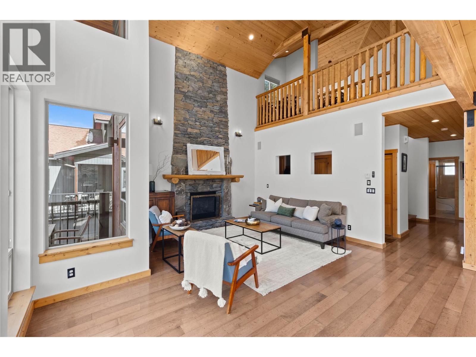 2431 Fairways Drive, Sun Peaks, British Columbia  V0E 5N0 - Photo 4 - 10387155