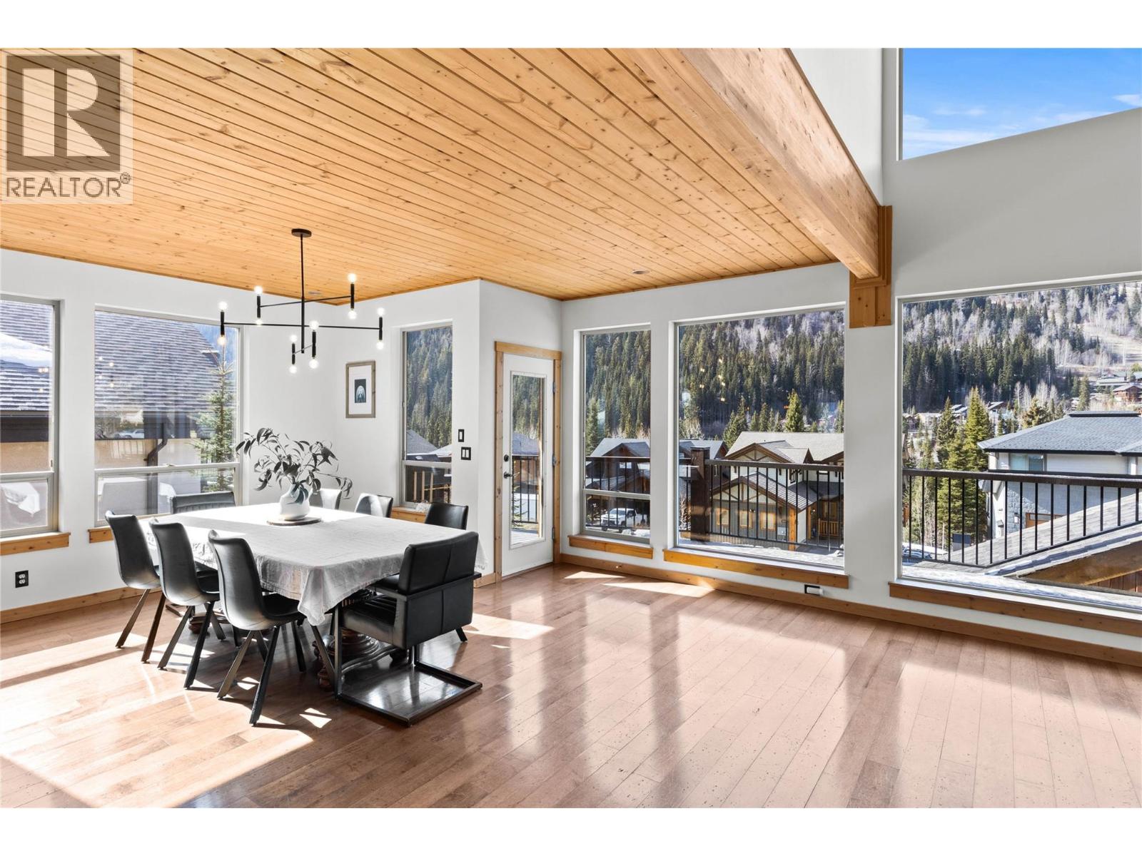 2431 Fairways Drive, Sun Peaks, British Columbia  V0E 5N0 - Photo 5 - 10387155