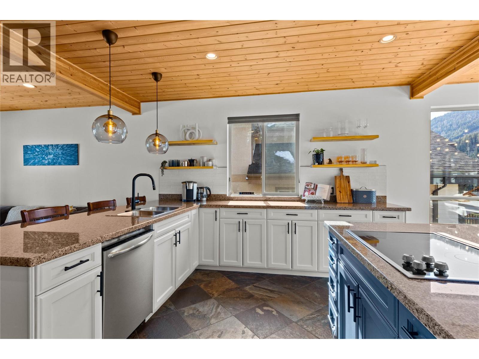 2431 Fairways Drive, Sun Peaks, British Columbia  V0E 5N0 - Photo 9 - 10387155