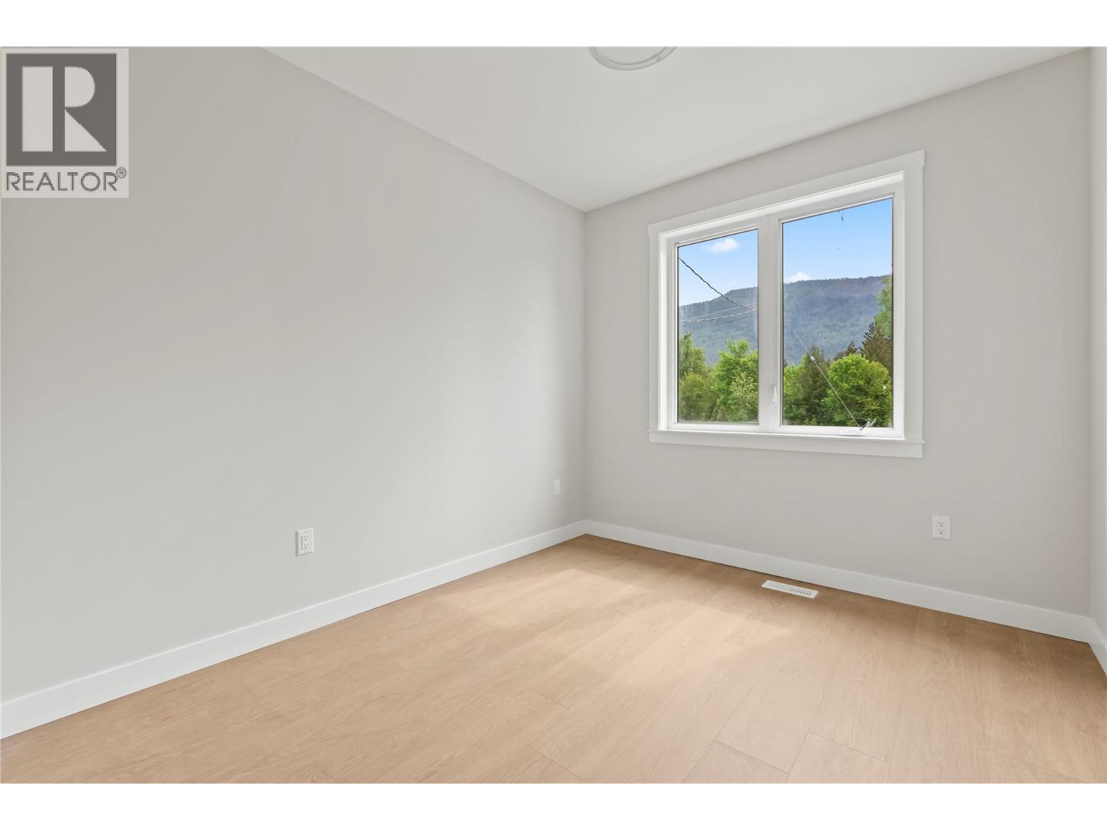 166 2nd Avenue, Grindrod, British Columbia  V1E 3J4 - Photo 21 - 10386920