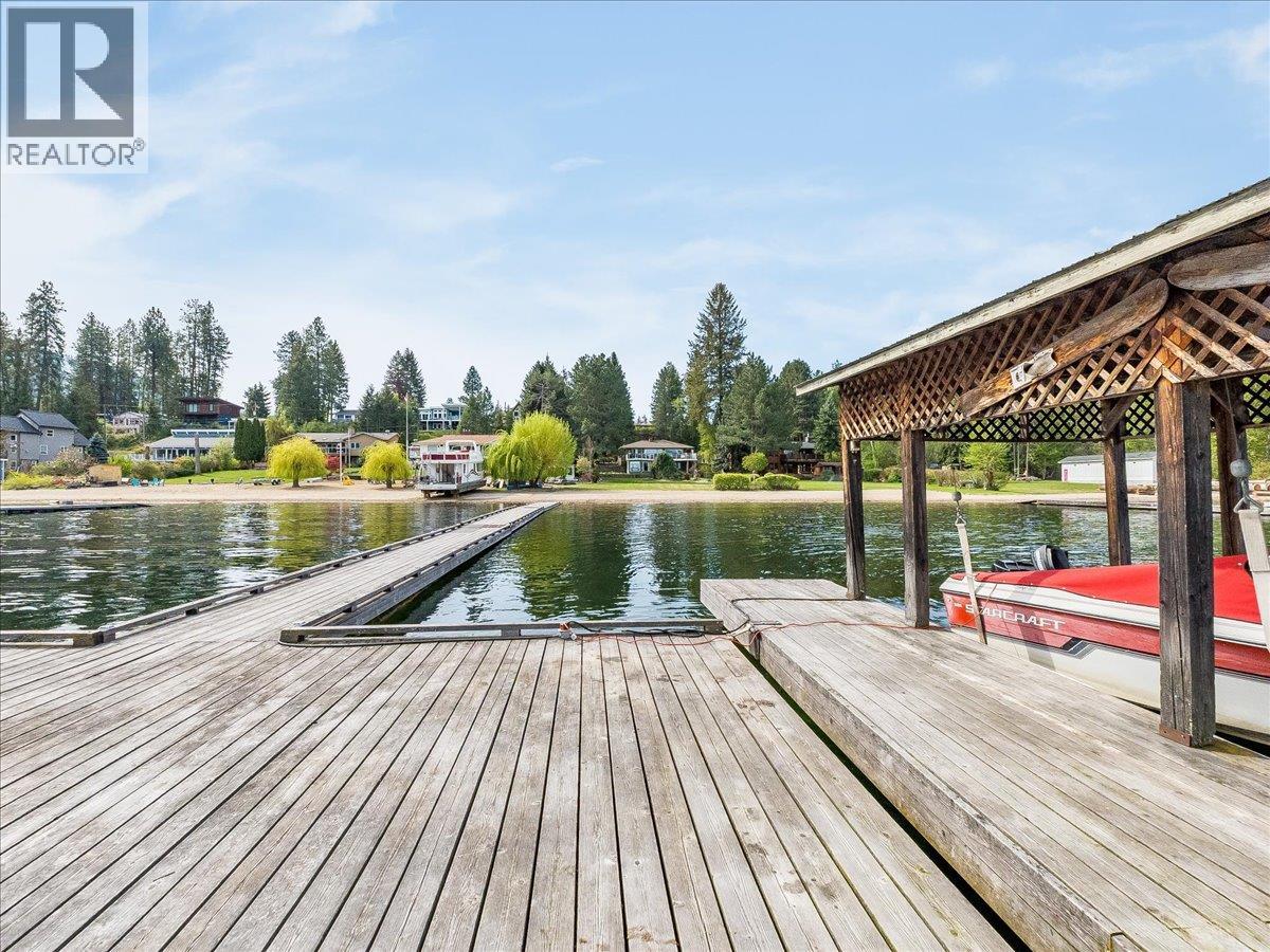 100 Sandner Road, Christina Lake, British Columbia  V0H 1E0 - Photo 13 - 10386657