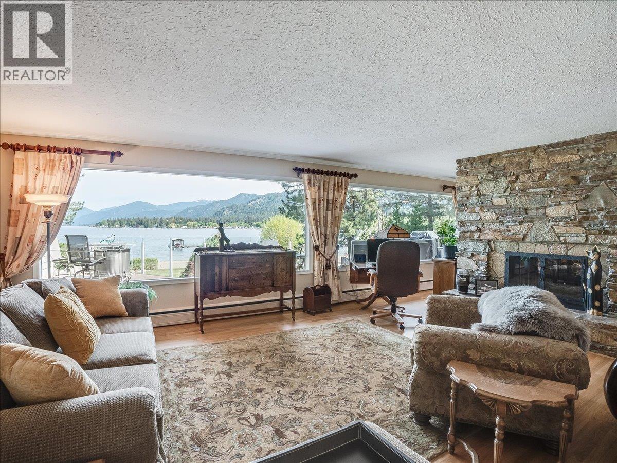 100 Sandner Road, Christina Lake, British Columbia  V0H 1E0 - Photo 19 - 10386657