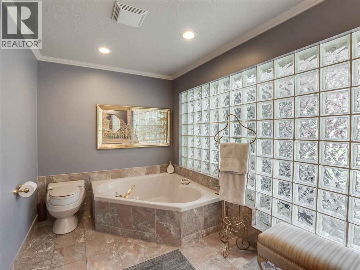 100 Sandner Road, Christina Lake, British Columbia  V0H 1E0 - Photo 25 - 10386657