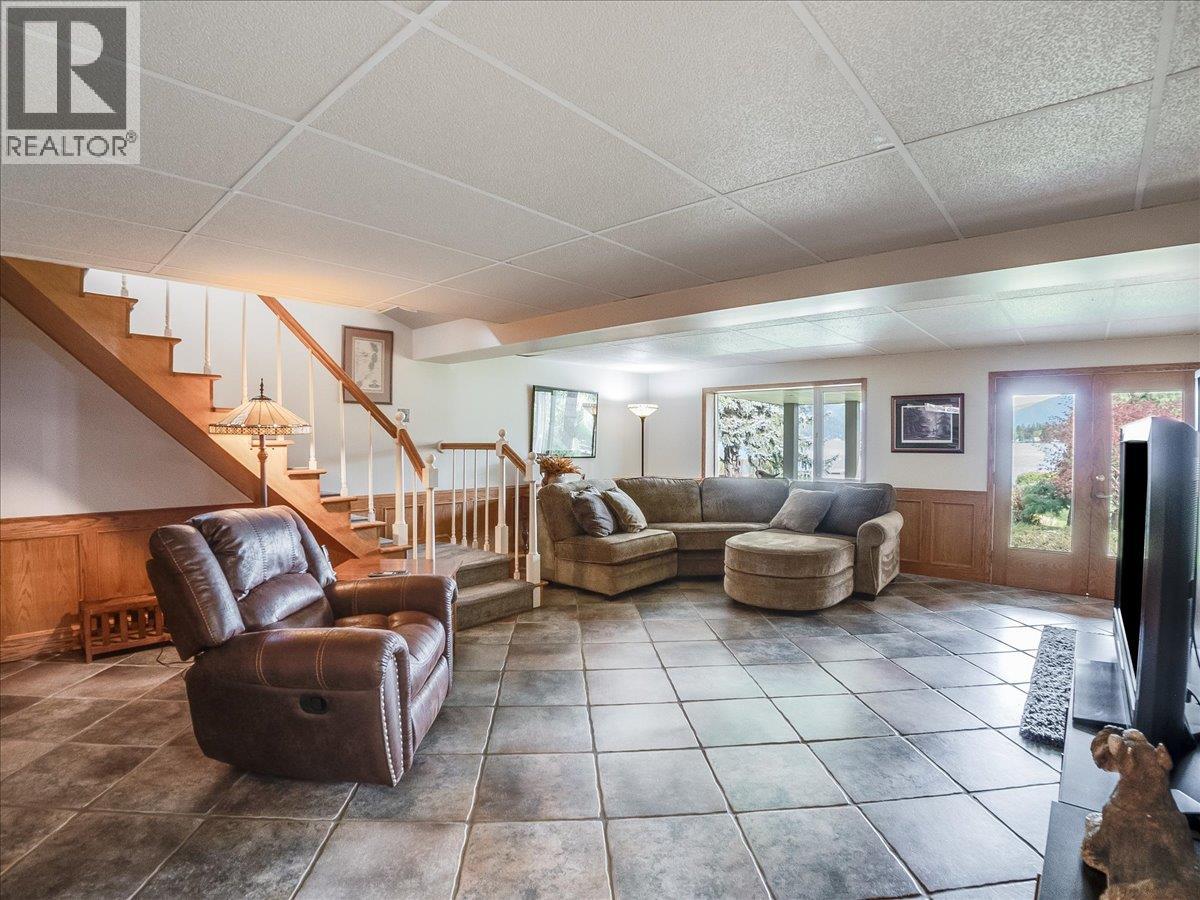 100 Sandner Road, Christina Lake, British Columbia  V0H 1E0 - Photo 31 - 10386657
