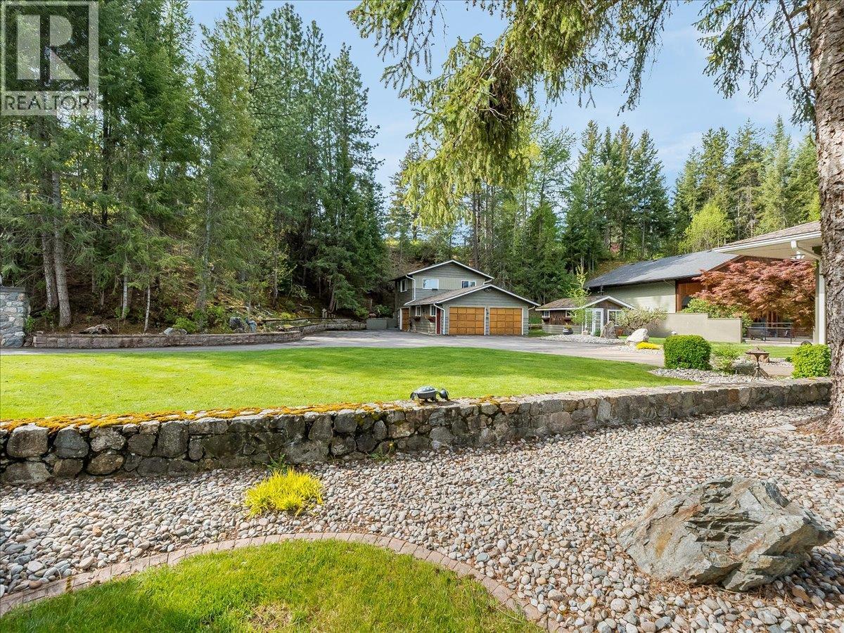 100 Sandner Road, Christina Lake, British Columbia  V0H 1E0 - Photo 4 - 10386657
