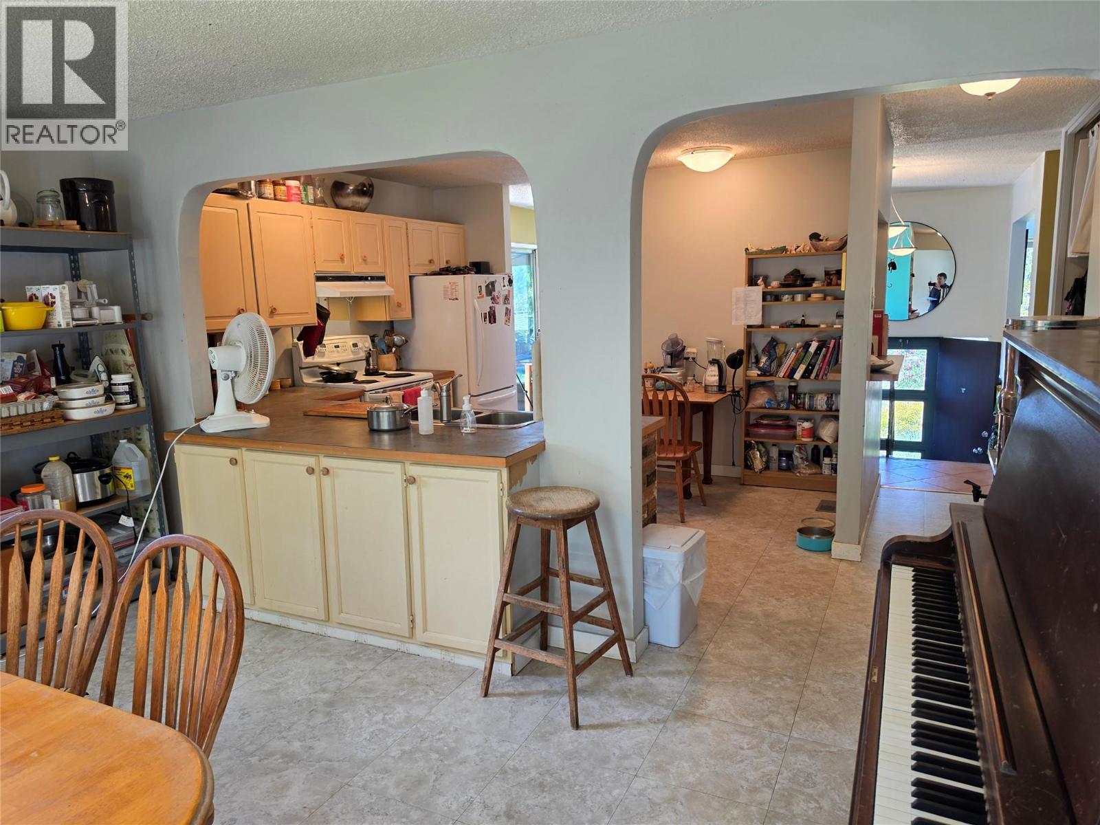 506 Delbruck Street, Nelson, British Columbia  V1L 5L6 - Photo 10 - 10386599